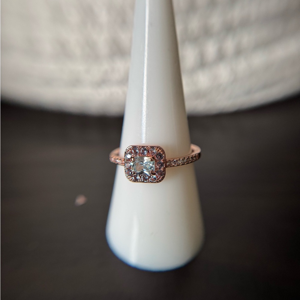 Elegant Rose Gold Aquamarine Cubic Zirconia Ring